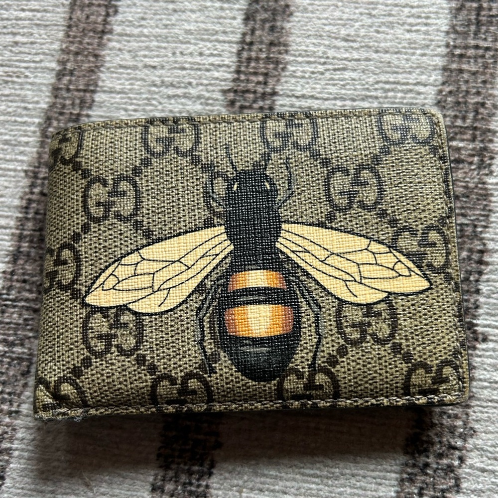 Gucci Supreme Bee-Print Calf Leather Wallet